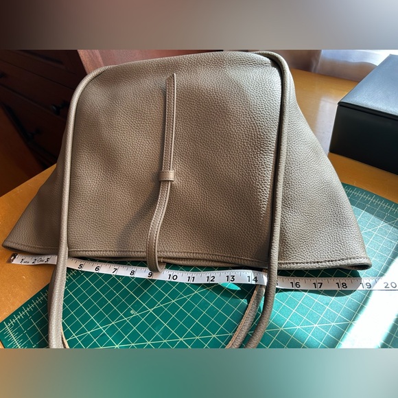 Oliveve Ellis Hobo in Portobello - Picture 7 of 12